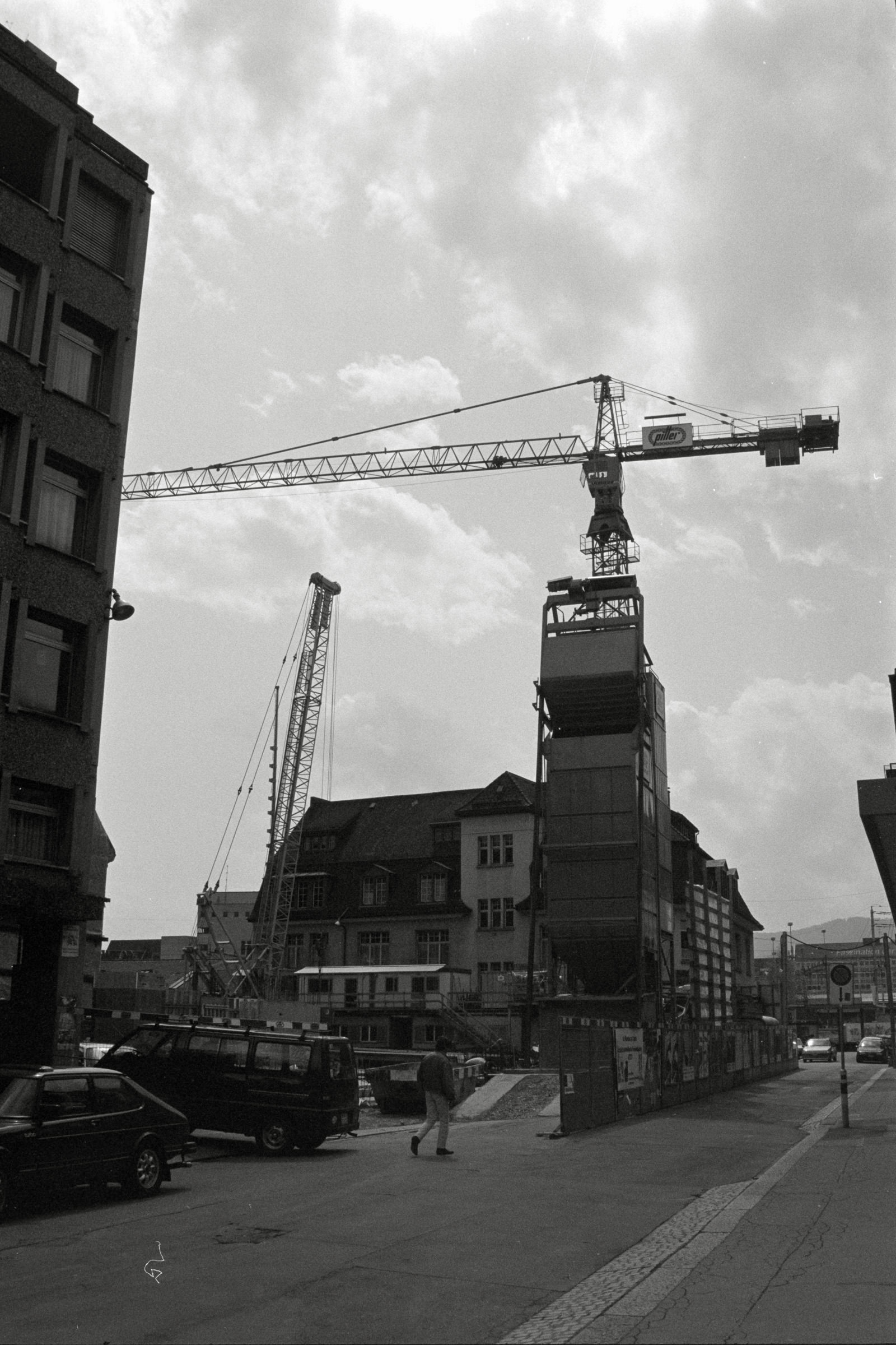 AHP F1992 04 002 sc250507 img20 NLP